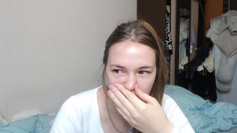 Snapshot of leila_bambi_ chatting on February 4, 2025, 8:35 am leila_bambi_ online show from February 4, 2025, 8:35 am