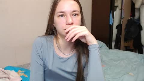 Snapshot of leila_bambi_ chatting on February 17, 2025, 3:58 am leila_bambi_ online show from February 17, 2025, 3:58 am