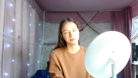 Snapshot of leila_bambi_ chatting on November 12, 2025, 2:45 am leila_bambi_ online show from November 12, 2025, 2:45 am