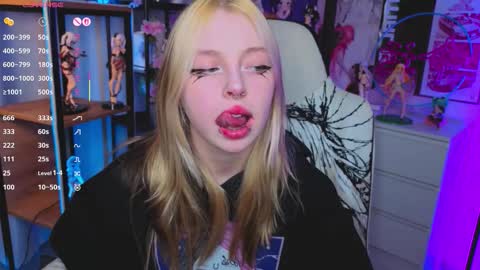 Snapshot of leiladwight chatting on October 8, 2025, 4:48 pm Leila online show from October 8, 2025, 4:48 pm