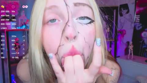 Snapshot of leiladwight chatting on October 29, 2025, 4:09 pm Leila online show from October 29, 2025, 4:09 pm