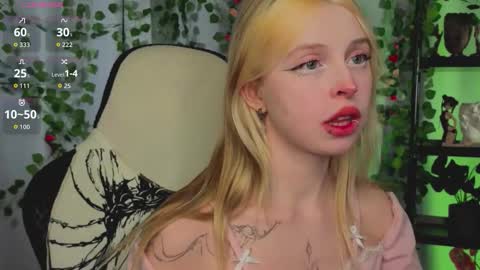 Snapshot of leiladwight chatting on February 11, 2026, 3:39 pm Leila online show from February 11, 2026, 3:39 pm