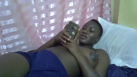 Snapshot of leilah_cute19 chatting on May 15, 2026, 7:37 am leilah_cute19 online show from May 15, 2026, 7:37 am