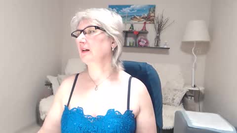 Leila Kinky online show from April 8, 2026, 4:45 am