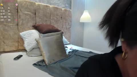 Snapshot of leilapons chatting on October 29, 2025, 5:47 pm leilapons online show from October 29, 2025, 5:47 pm