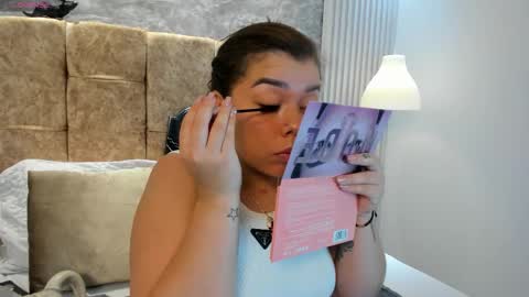 Snapshot of leilapons chatting on October 31, 2025, 5:03 pm leilapons online show from October 31, 2025, 5:03 pm