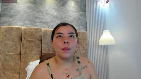 Snapshot of leilapons chatting on November 1, 2025, 4:42 pm leilapons online show from November 1, 2025, 4:42 pm