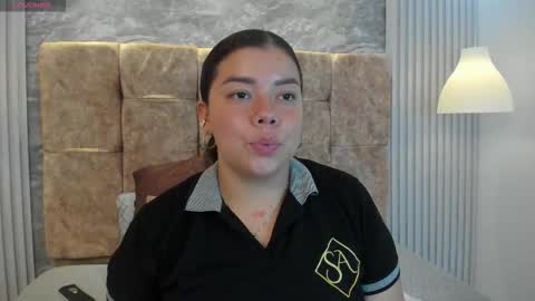 Snapshot of leilapons chatting on November 23, 2025, 5:35 pm leilapons online show from November 23, 2025, 5:35 pm