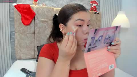 Snapshot of leilapons chatting on November 30, 2025, 5:39 pm leilapons online show from November 30, 2025, 5:39 pm