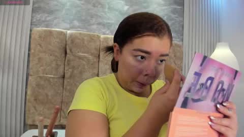 Snapshot of leilapons chatting on January 13, 2026, 5:29 pm leilapons online show from January 13, 2026, 5:29 pm