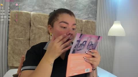 Snapshot of leilapons chatting on January 14, 2026, 5:40 pm leilapons online show from January 14, 2026, 5:40 pm