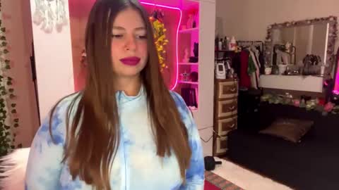 Snapshot of leilavixen chatting on December 2, 2025, 10:20 am Leila online show from December 2, 2025, 10:20 am