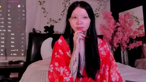 Snapshot of lein_bone chatting on October 18, 2025, 12:13 am Lein online show from October 18, 2025, 12:13 am