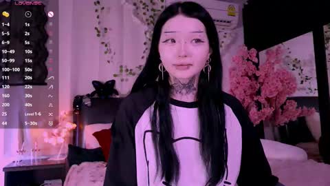 Snapshot of lein_bone chatting on November 9, 2025, 12:09 am Lein online show from November 9, 2025, 12:09 am