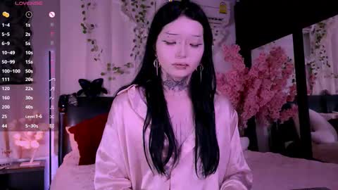 Snapshot of lein_bone chatting on November 10, 2025, 12:20 am Lein online show from November 10, 2025, 12:20 am