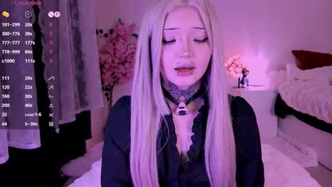 Snapshot of lein_bone chatting on February 19, 2026, 12:06 am Lein online show from February 19, 2026, 12:06 am