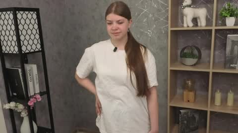 Snapshot of lelafileds chatting on May 13, 2026, 3:42 pm Amelia online show from May 13, 2026, 3:42 pm