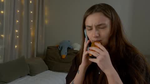 Snapshot of lelia_vibe chatting on March 6, 2026, 6:15 pm Lelia online show from March 6, 2026, 6:15 pm