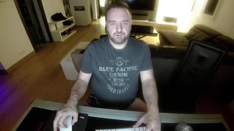 Snapshot of lemouth006 chatting on January 27, 2025, 1:26 am Ange online show from January 27, 2025, 1:26 am