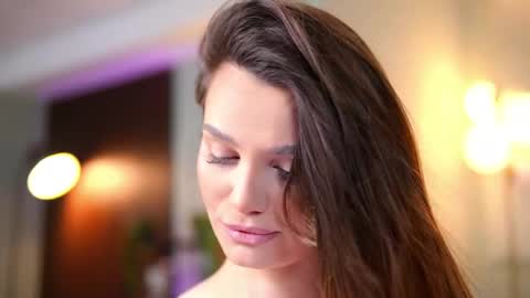 Lena Laurent online show from April 15, 2026, 9:27 am