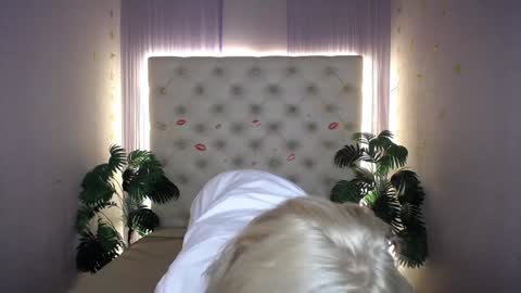 Snapshot of lena_paulles chatting on December 3, 2024, 3:55 pm Lena online show from December 3, 2024, 3:55 pm