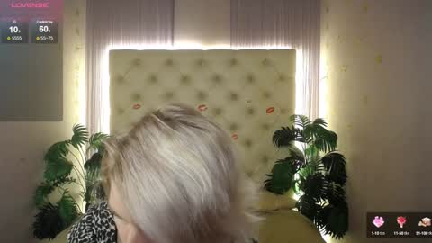 Snapshot of lena_paulles chatting on January 6, 2025, 7:09 am Lena online show from January 6, 2025, 7:09 am