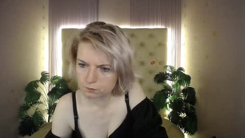 Snapshot of lena_paulles chatting on January 7, 2025, 7:10 am Lena online show from January 7, 2025, 7:10 am