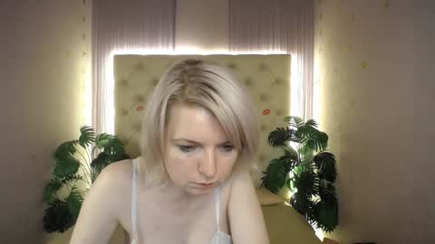 Snapshot of lena_paulles chatting on January 8, 2025, 7:03 am Lena online show from January 8, 2025, 7:03 am