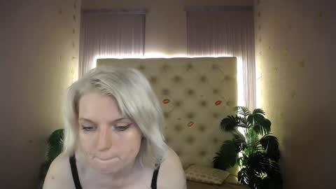 Snapshot of lena_paulles chatting on January 29, 2025, 11:51 am Lena online show from January 29, 2025, 11:51 am