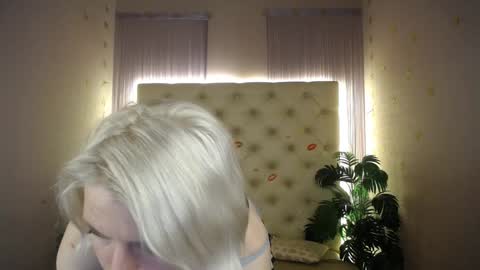 Snapshot of lena_paulles chatting on January 29, 2025, 2:53 pm Lena online show from January 29, 2025, 2:53 pm