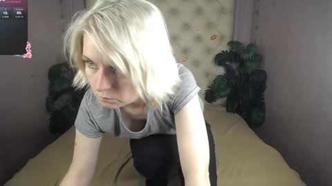 Snapshot of lena_paulles chatting on February 6, 2025, 2:04 pm Lena online show from February 6, 2025, 2:04 pm