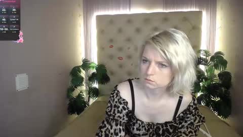 Snapshot of lena_paulles chatting on February 15, 2025, 7:06 am Lena online show from February 15, 2025, 7:06 am