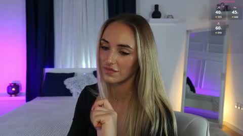 Lena online show from November 23, 2025, 5:35 pm