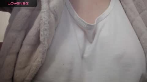 lenagolden online show from January 10, 2025, 5:58 am