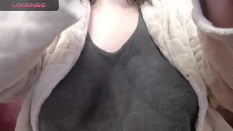 lenagolden online show from January 31, 2025, 10:42 am