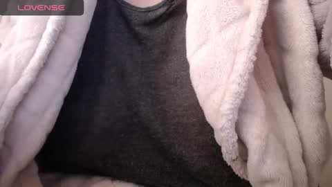 lenagolden online show from October 18, 2025, 9:54 am