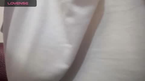 lenagolden online show from November 10, 2025, 9:19 am