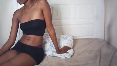 Snapshot of lenah6 chatting on April 10, 2026, 4:50 am lenah6 online show from April 10, 2026, 4:50 am