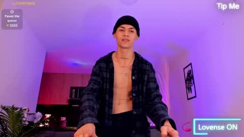 Lenner INDEPENDENT MODEL online show from February 19, 2025, 9:06 am