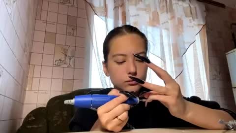 Snapshot of lenniepennachio chatting on April 21, 2026, 3:02 am Hellomy name is Natalyits my first day here nice to meet you Give me 50 thumbs ups online show from April 21, 2026, 3:02 am