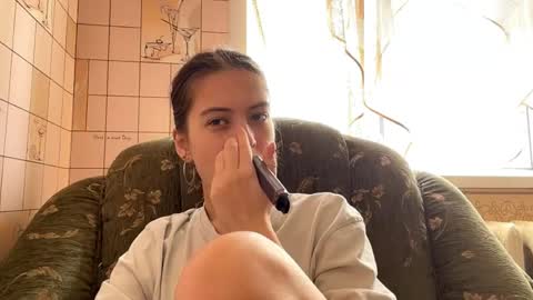 Snapshot of lenniepennachio chatting on April 25, 2026, 8:28 am Hellomy name is Natalyits my first day here nice to meet you Give me 50 thumbs ups online show from April 25, 2026, 8:28 am
