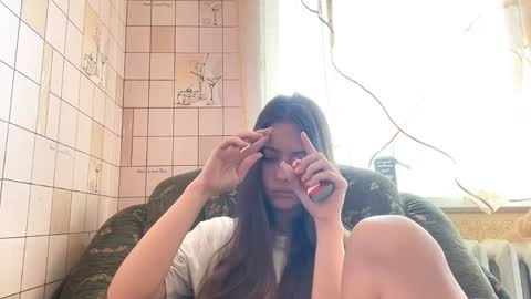 Snapshot of lenniepennachio chatting on May 3, 2026, 4:40 am Hellomy name is Natalyits my first day here nice to meet you Give me 50 thumbs ups online show from May 3, 2026, 4:40 am