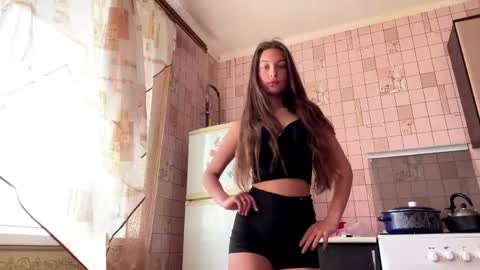 Snapshot of lenniepennachio chatting on May 15, 2026, 7:48 am Hellomy name is Natalyits my first day here nice to meet you Give me 50 thumbs ups online show from May 15, 2026, 7:48 am