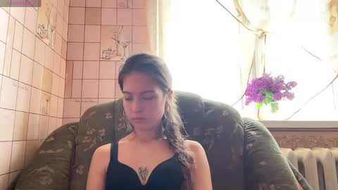 Snapshot of lenniepennachio chatting on May 17, 2026, 9:38 am Hellomy name is Natalyits my first day here nice to meet you Give me 50 thumbs ups online show from May 17, 2026, 9:38 am