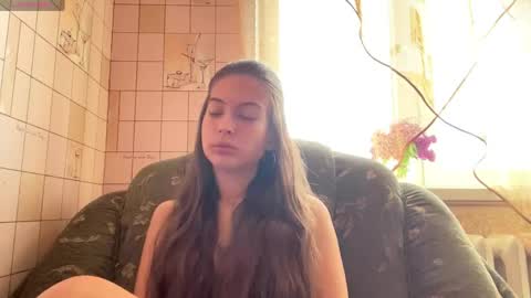 Snapshot of lenniepennachio chatting on May 18, 2026, 3:35 am Hellomy name is Natalyits my first day here nice to meet you Give me 50 thumbs ups online show from May 18, 2026, 3:35 am