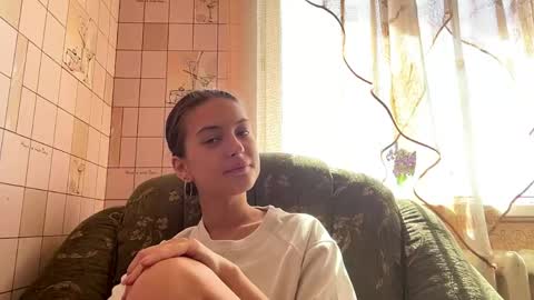 Snapshot of lenniepennachio chatting on May 22, 2026, 6:53 am Hellomy name is Natalyits my first day here nice to meet you Give me 50 thumbs ups online show from May 22, 2026, 6:53 am