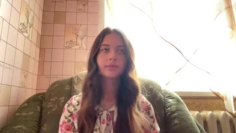 Snapshot of lenniepennachio chatting on June 1, 2026, 7:32 am Hellomy name is Natalyits my first day here nice to meet you Give me 50 thumbs ups online show from June 1, 2026, 7:32 am