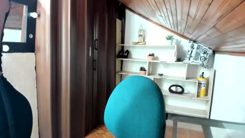 lennox_amy online show from July 16, 2026, 1:06 pm