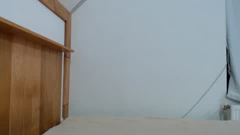 Snapshot of leo_and_lori chatting on December 13, 2024, 3:27 am Leo and Lori online show from December 13, 2024, 3:27 am