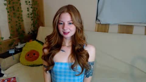 Snapshot of leo_and_lori chatting on November 16, 2025, 6:35 pm Leo and Lori online show from November 16, 2025, 6:35 pm